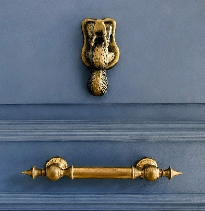 Golpeador puerta ardilla