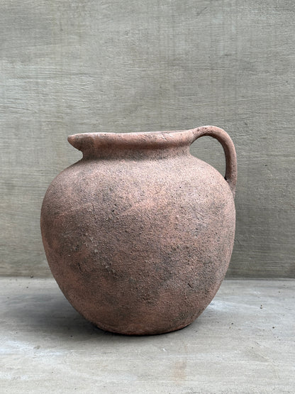 Jarrón de terracota con asa