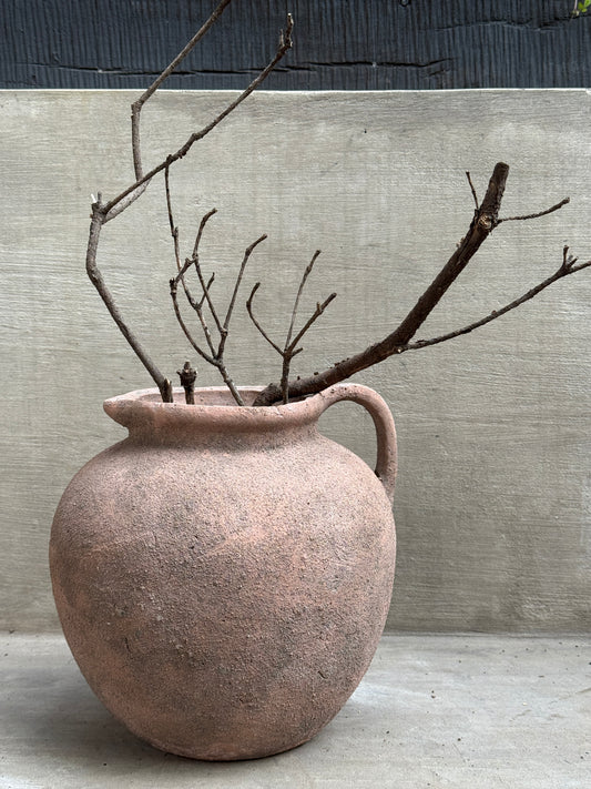 Jarrón de terracota con asa