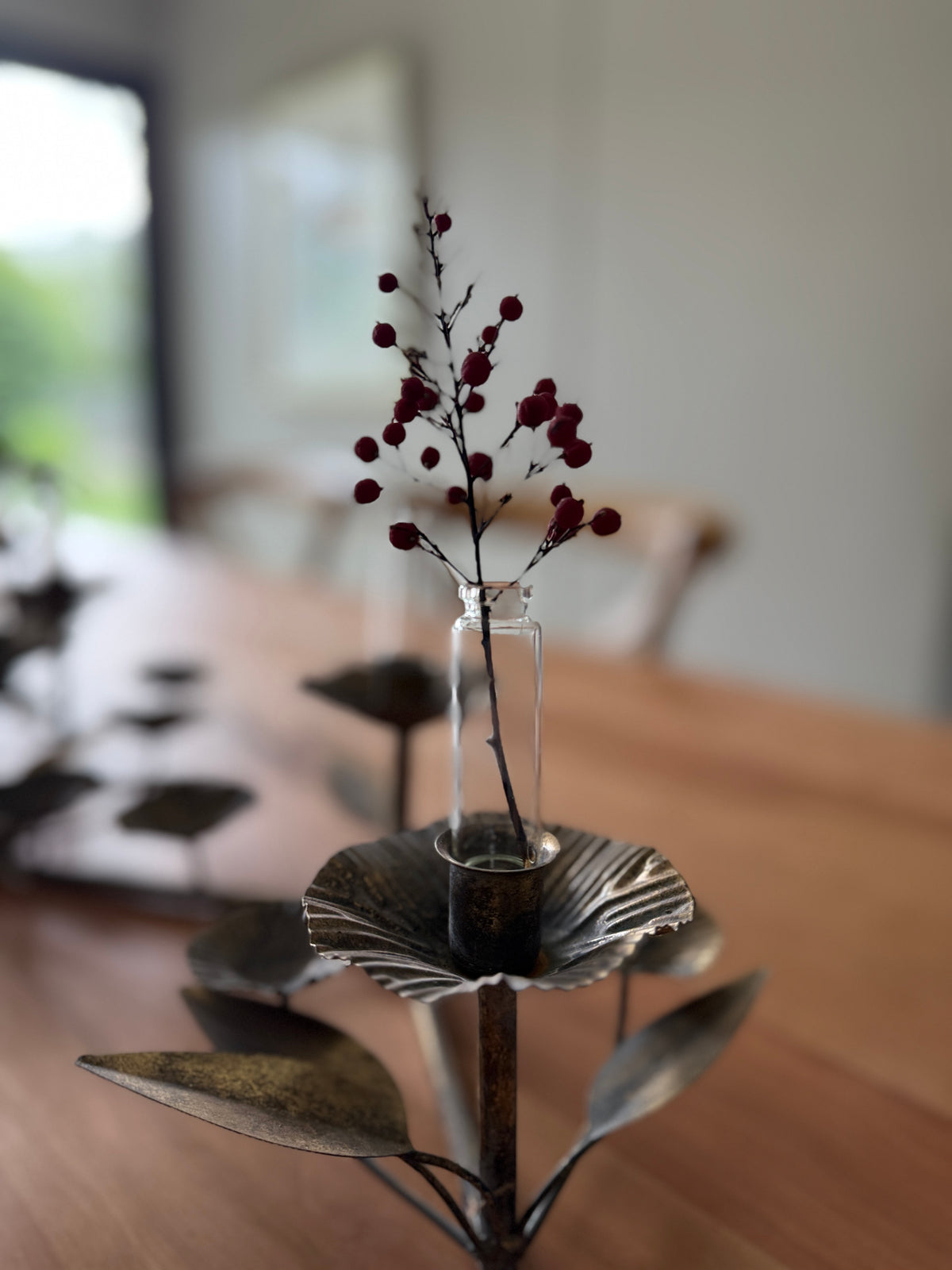 Candelabro dorado floral
