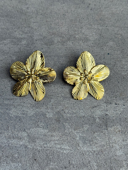 Aros de flor dorados